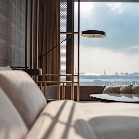 Conrad Shenzhen, The First Art Museum Hotel In Greater Bay Area With The Stunning Bay And Sunset View In The Hotel Terrace Extérieur photo