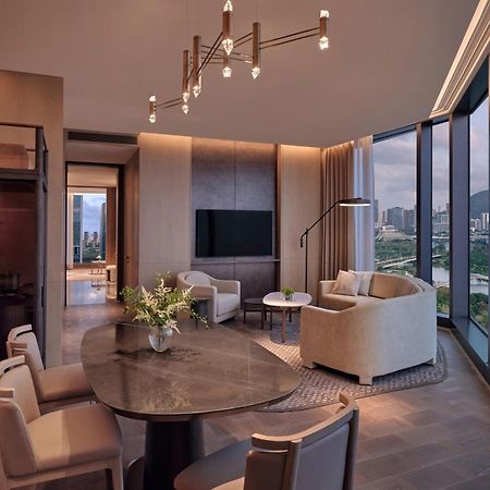 Conrad Shenzhen, The First Art Museum Hotel In Greater Bay Area With The Stunning Bay And Sunset View In The Hotel Terrace Extérieur photo