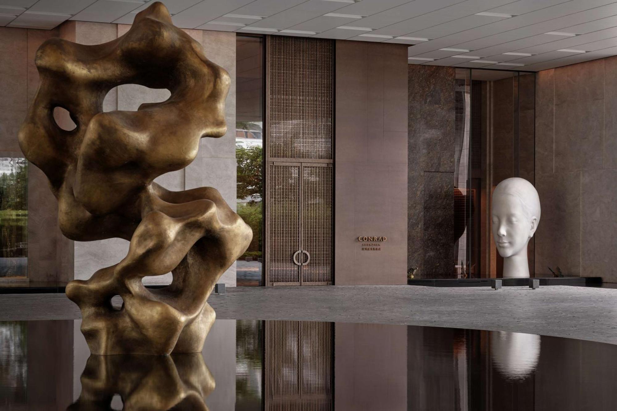 Conrad Shenzhen, The First Art Museum Hotel In Greater Bay Area With The Stunning Bay And Sunset View In The Hotel Terrace Extérieur photo