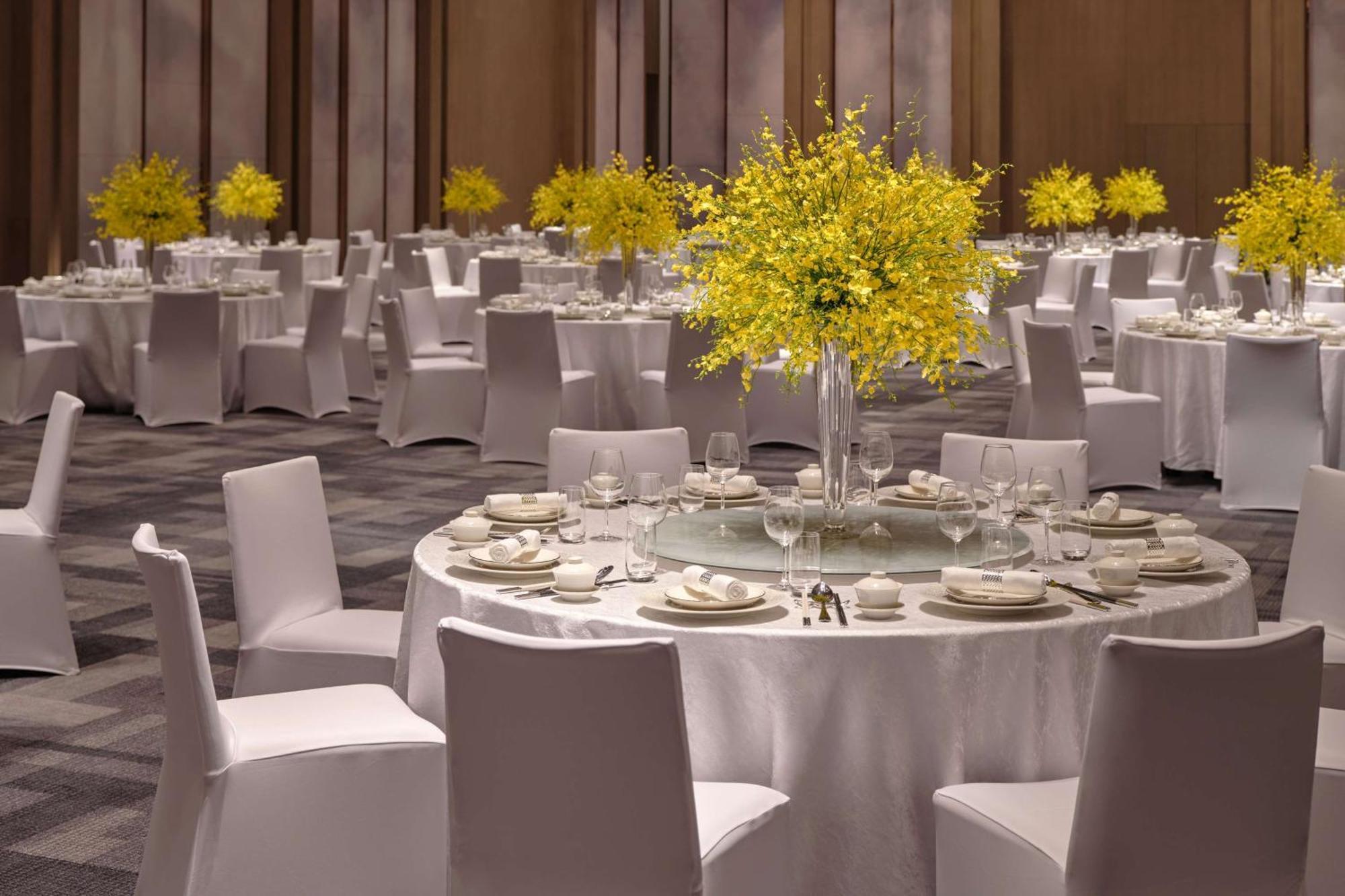 Conrad Shenzhen, The First Art Museum Hotel In Greater Bay Area With The Stunning Bay And Sunset View In The Hotel Terrace Extérieur photo