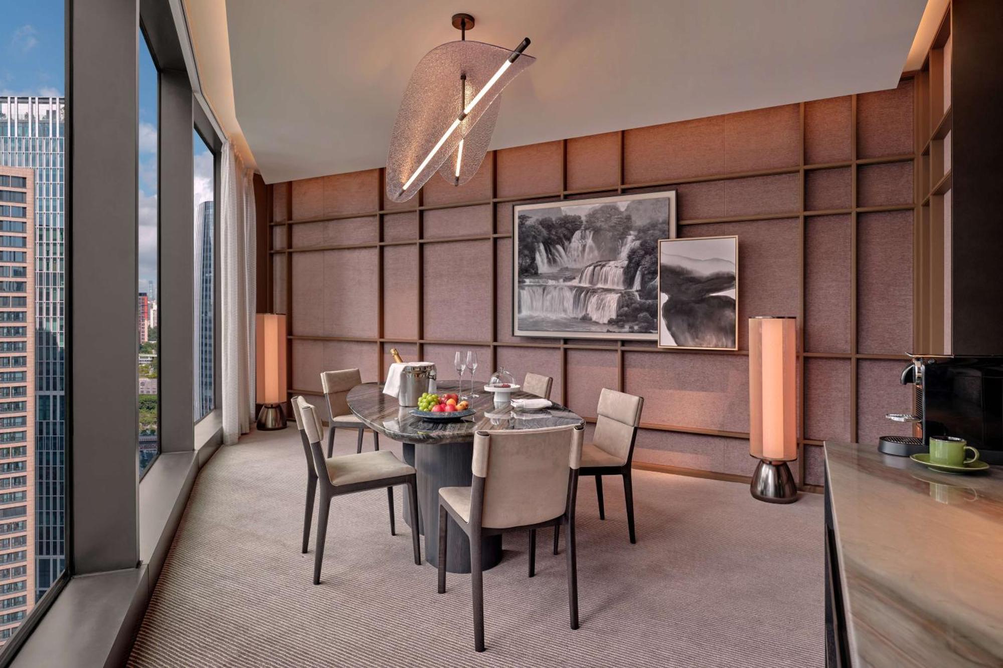 Conrad Shenzhen, The First Art Museum Hotel In Greater Bay Area With The Stunning Bay And Sunset View In The Hotel Terrace Extérieur photo