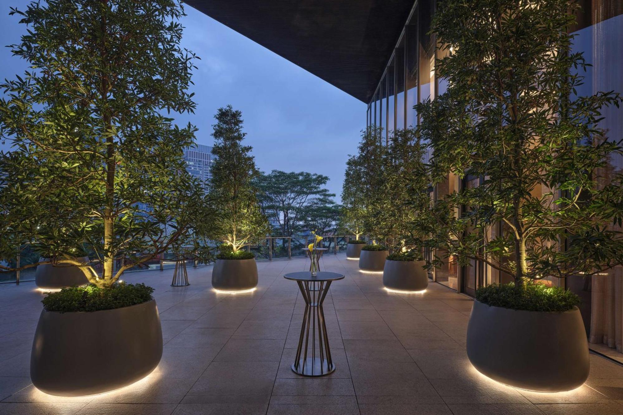 Conrad Shenzhen, The First Art Museum Hotel In Greater Bay Area With The Stunning Bay And Sunset View In The Hotel Terrace Extérieur photo