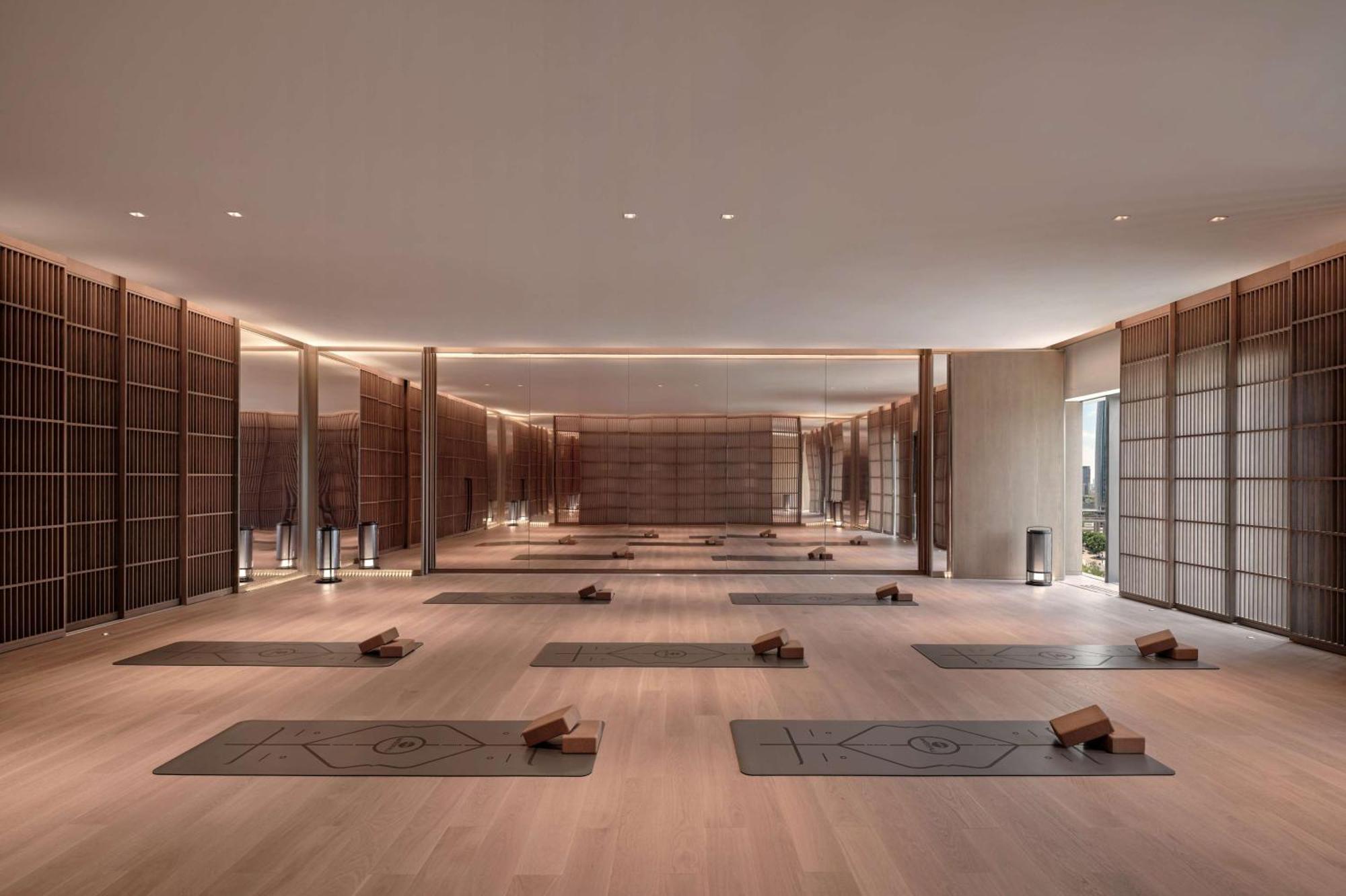 Conrad Shenzhen, The First Art Museum Hotel In Greater Bay Area With The Stunning Bay And Sunset View In The Hotel Terrace Extérieur photo