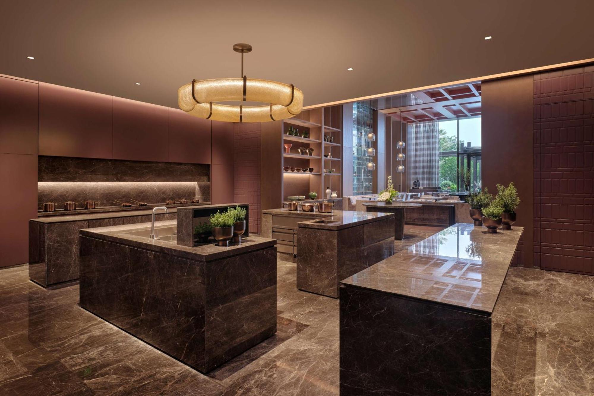 Conrad Shenzhen, The First Art Museum Hotel In Greater Bay Area With The Stunning Bay And Sunset View In The Hotel Terrace Extérieur photo