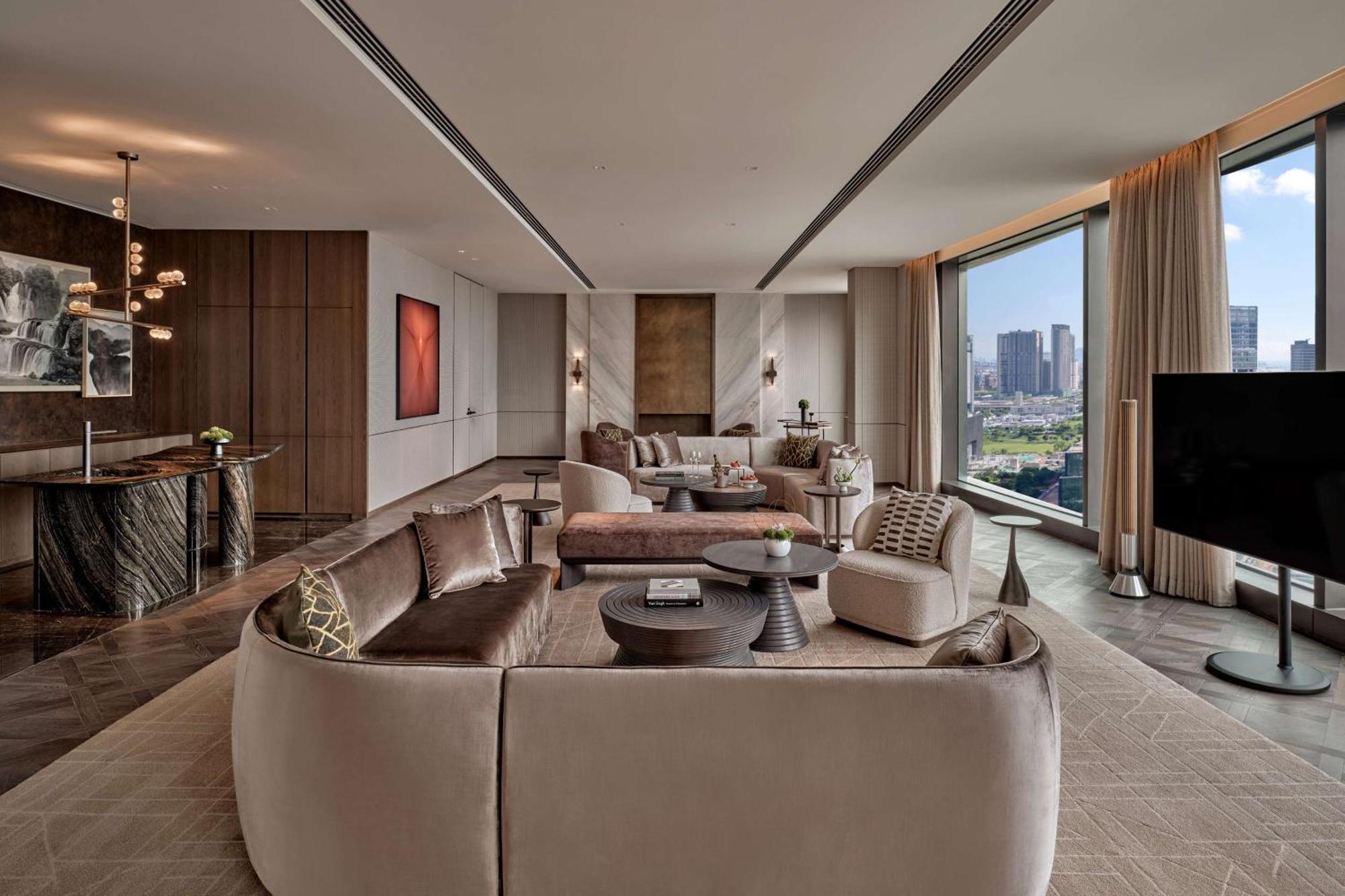 Conrad Shenzhen, The First Art Museum Hotel In Greater Bay Area With The Stunning Bay And Sunset View In The Hotel Terrace Extérieur photo