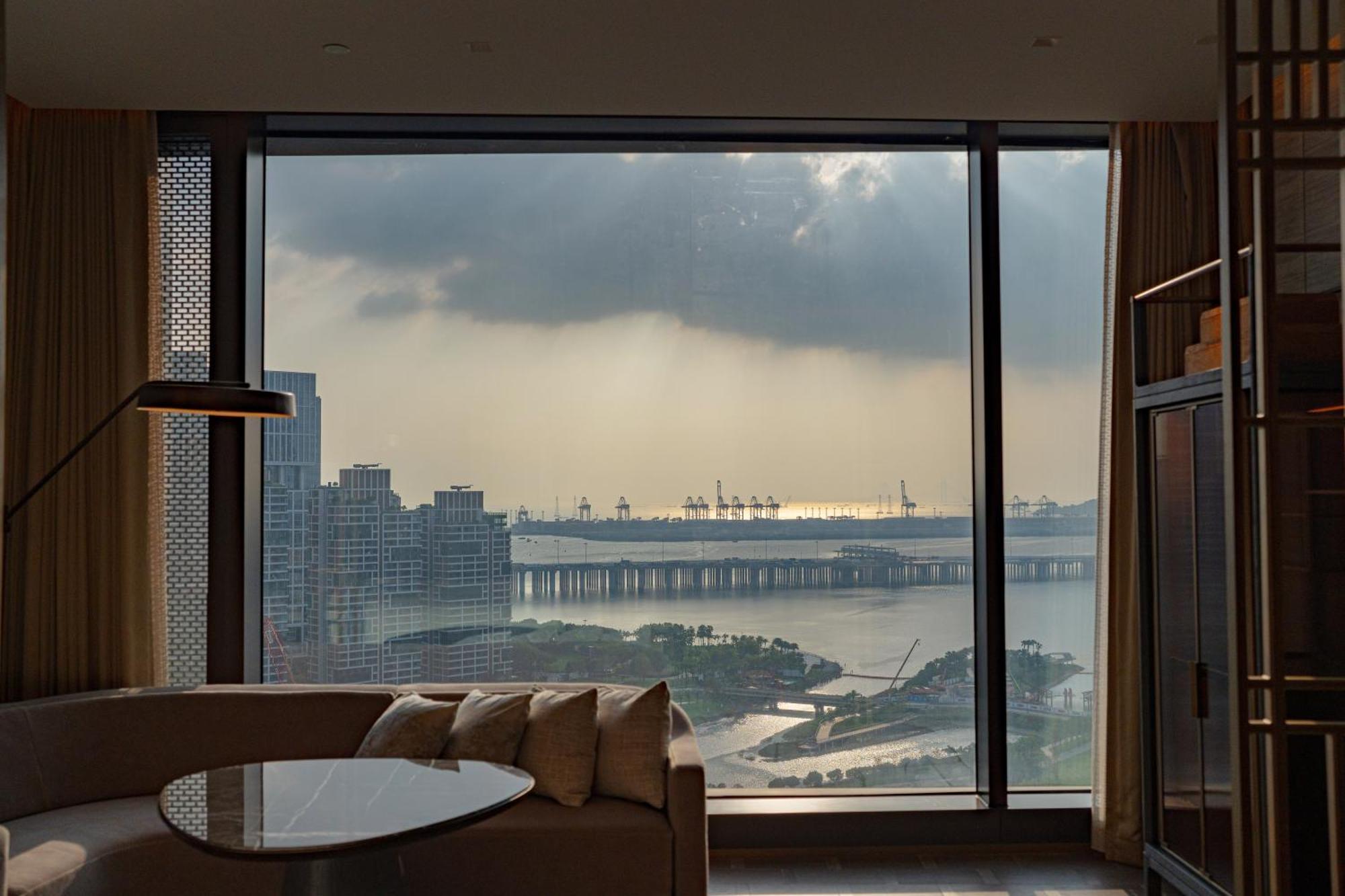 Conrad Shenzhen, The First Art Museum Hotel In Greater Bay Area With The Stunning Bay And Sunset View In The Hotel Terrace Extérieur photo