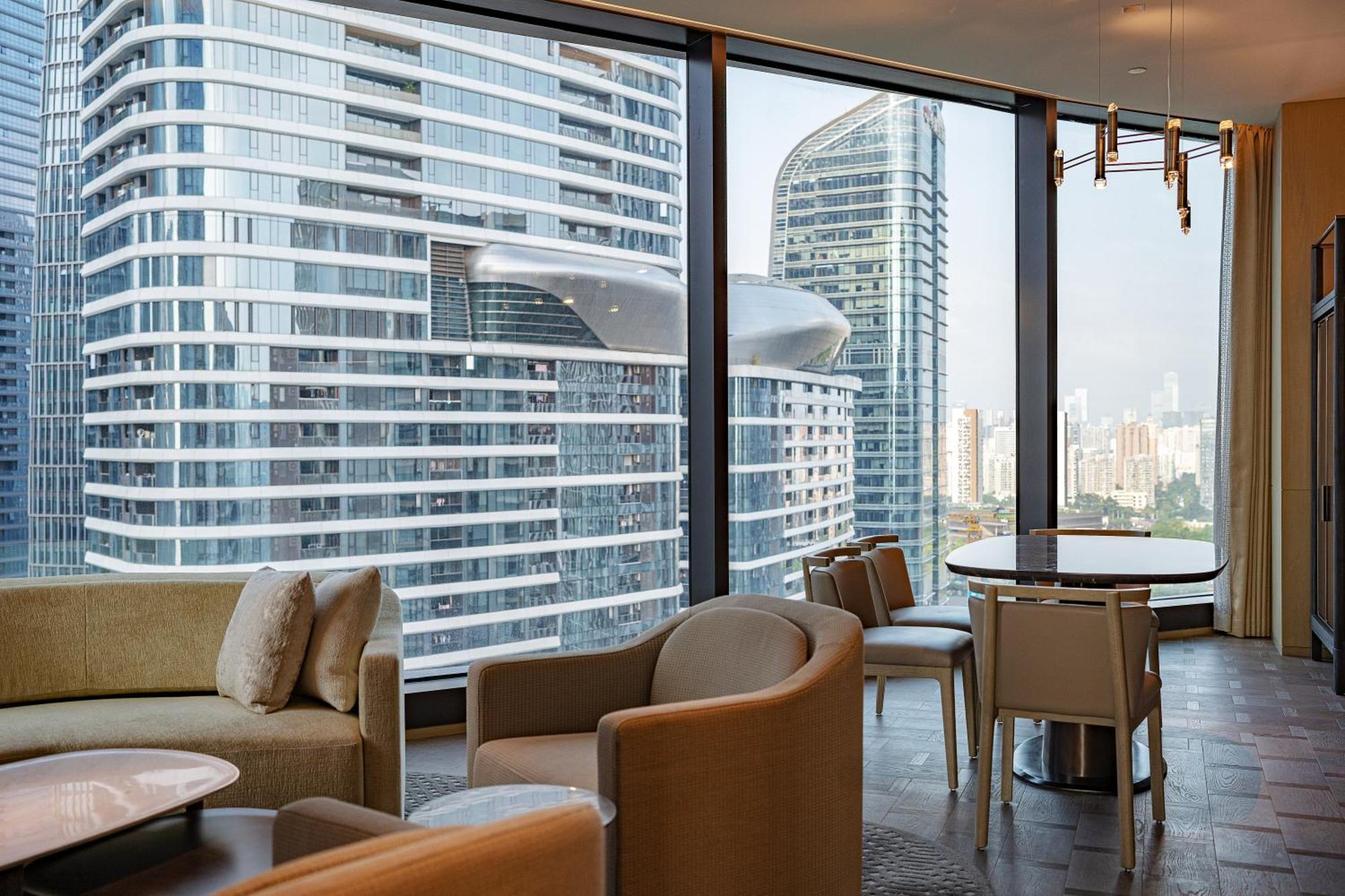 Conrad Shenzhen, The First Art Museum Hotel In Greater Bay Area With The Stunning Bay And Sunset View In The Hotel Terrace Extérieur photo