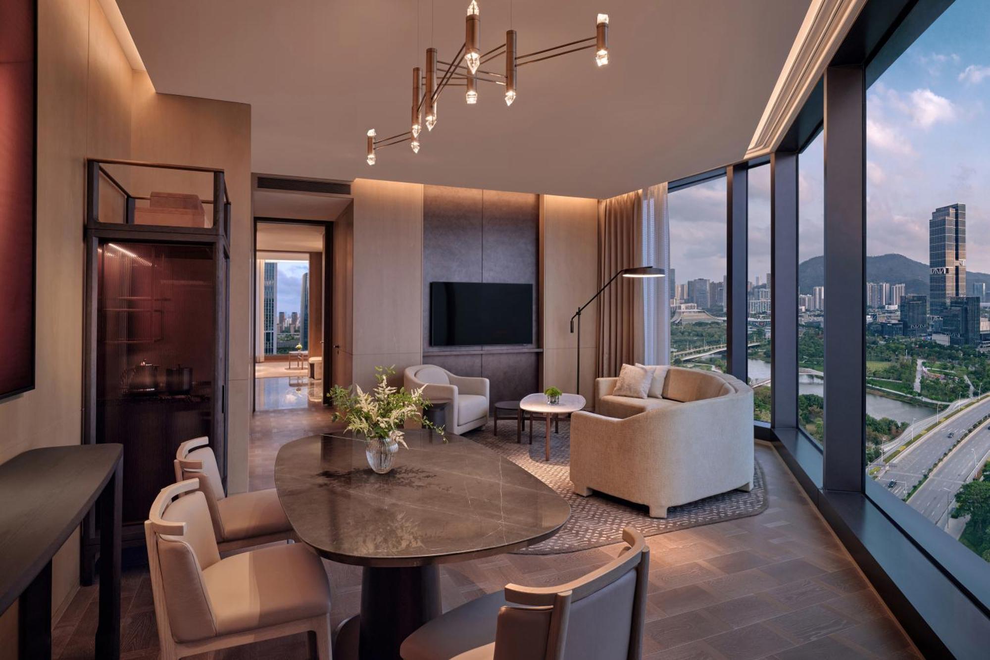 Conrad Shenzhen, The First Art Museum Hotel In Greater Bay Area With The Stunning Bay And Sunset View In The Hotel Terrace Extérieur photo